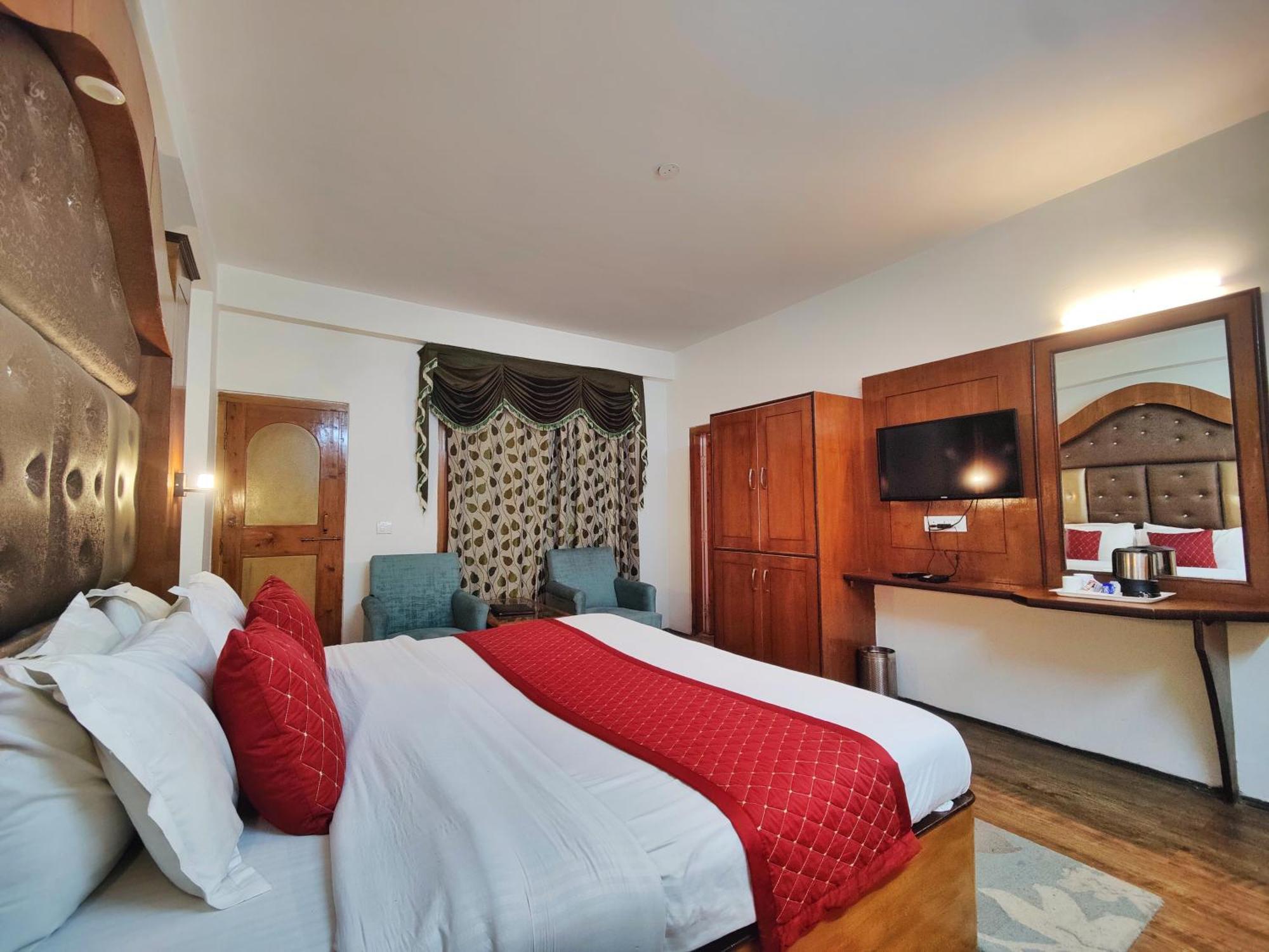 Surya International Hotel Manali Near Mall Road Exterior foto