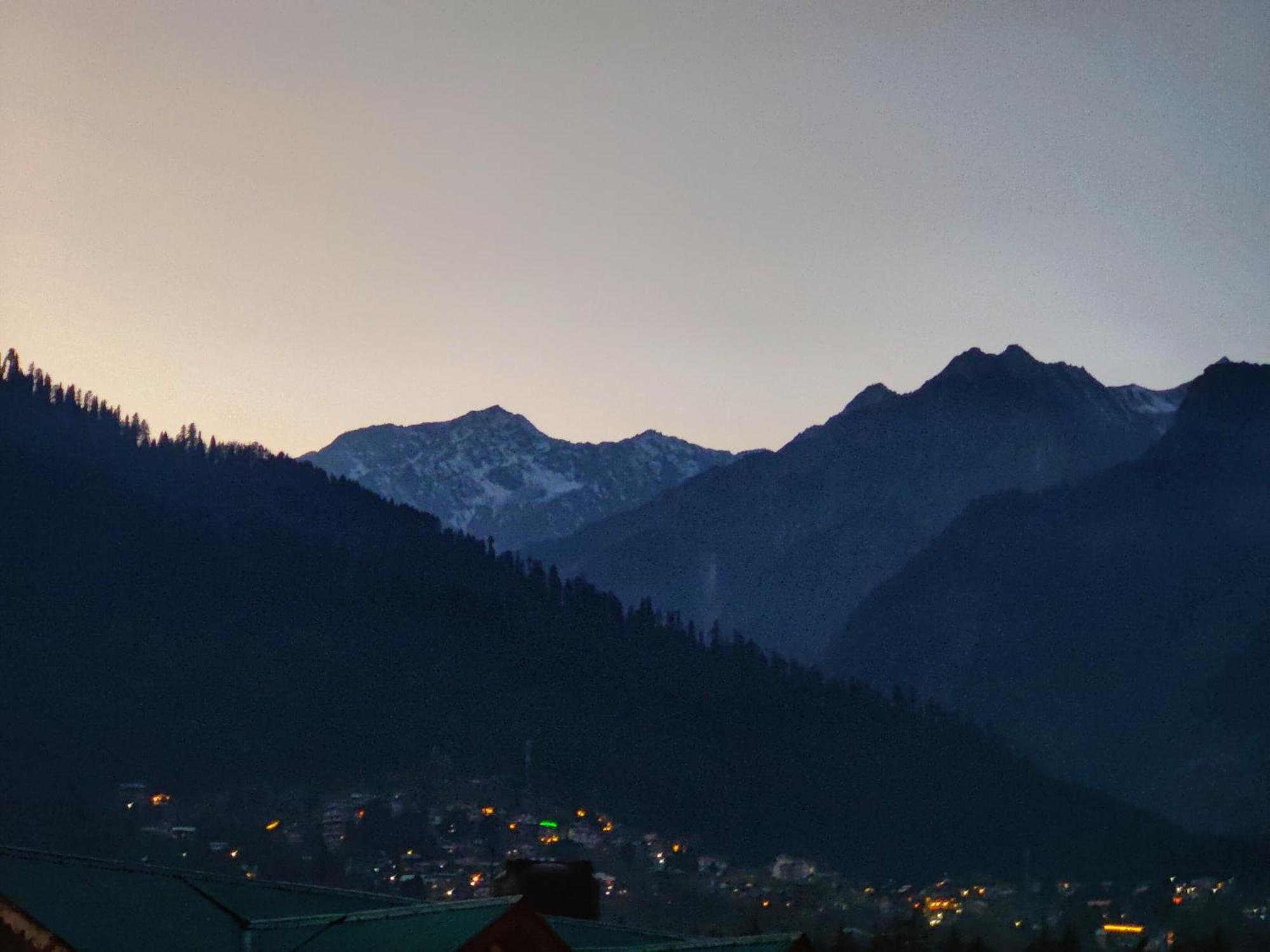 Surya International Hotel Manali Near Mall Road Exterior foto