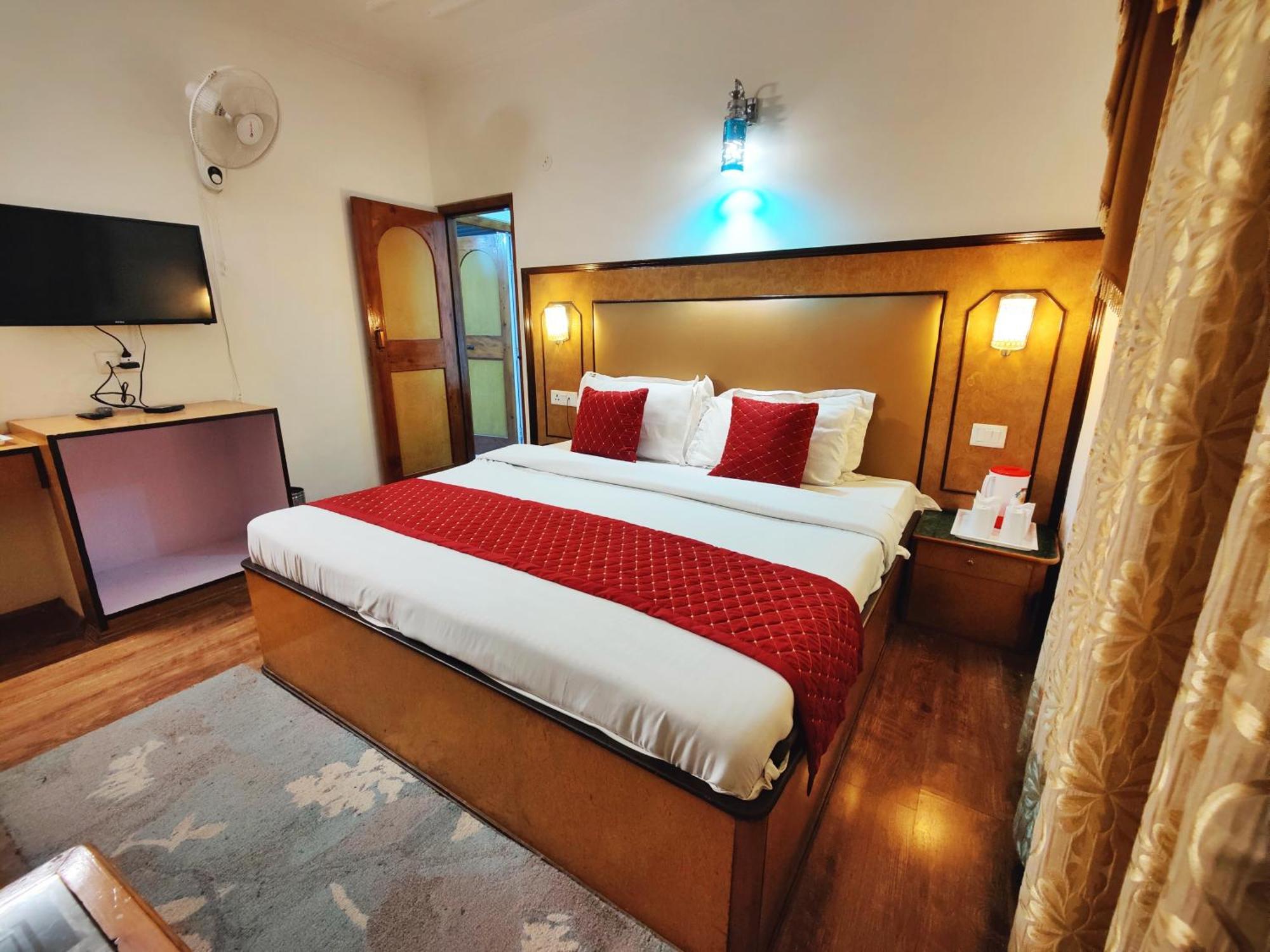 Surya International Hotel Manali Near Mall Road Exterior foto