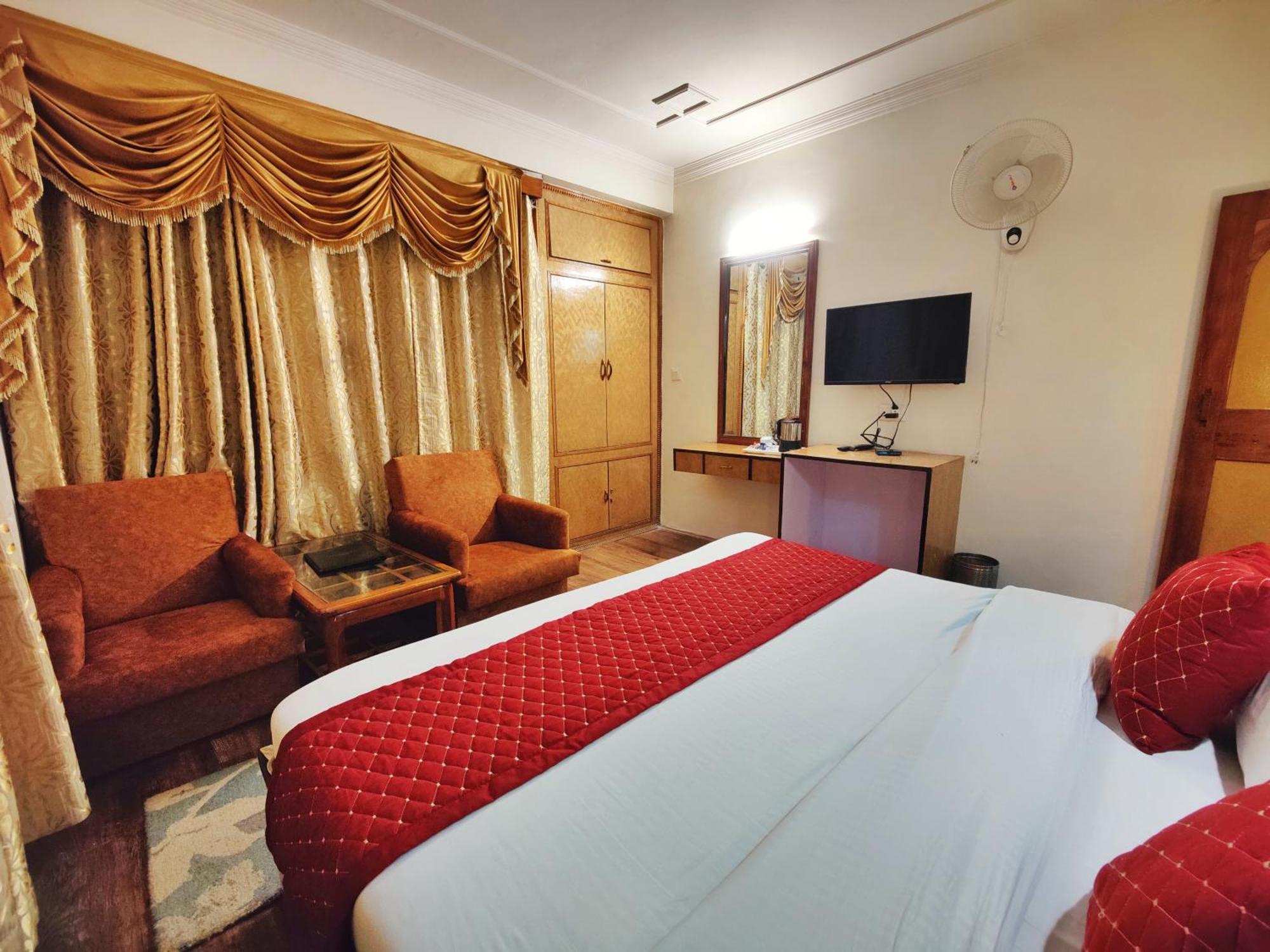 Surya International Hotel Manali Near Mall Road Exterior foto
