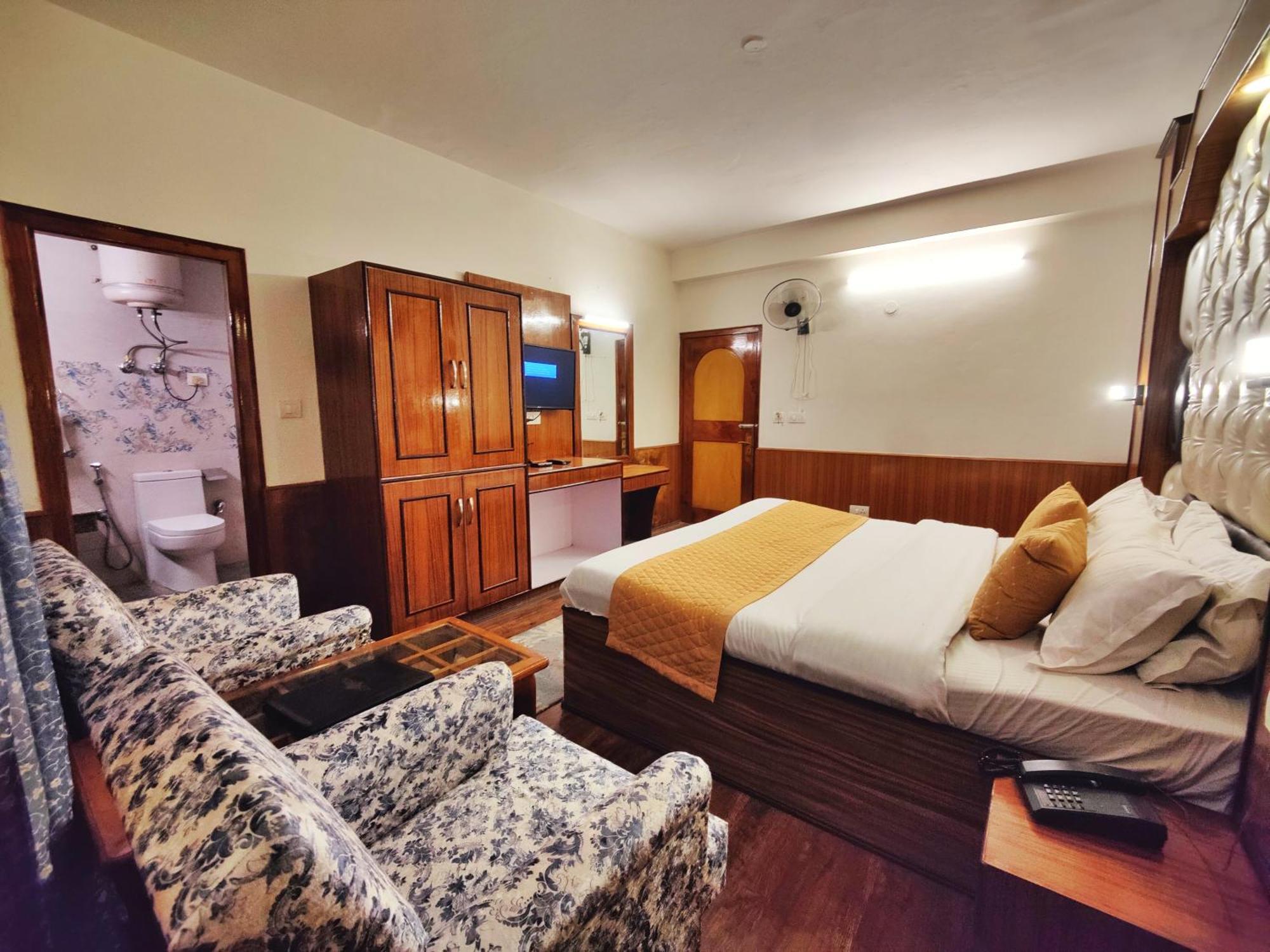 Surya International Hotel Manali Near Mall Road Exterior foto