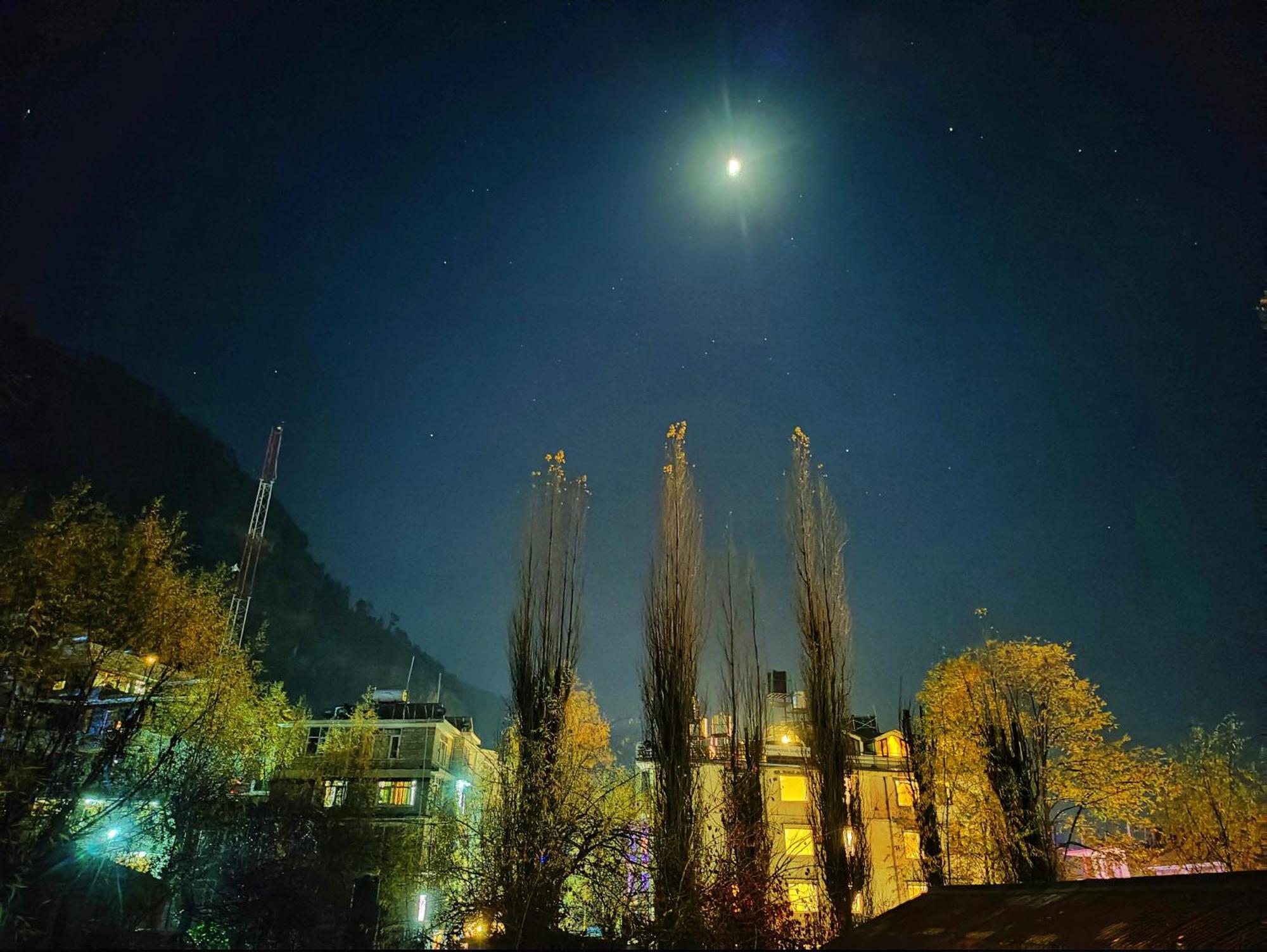 Surya International Hotel Manali Near Mall Road Exterior foto