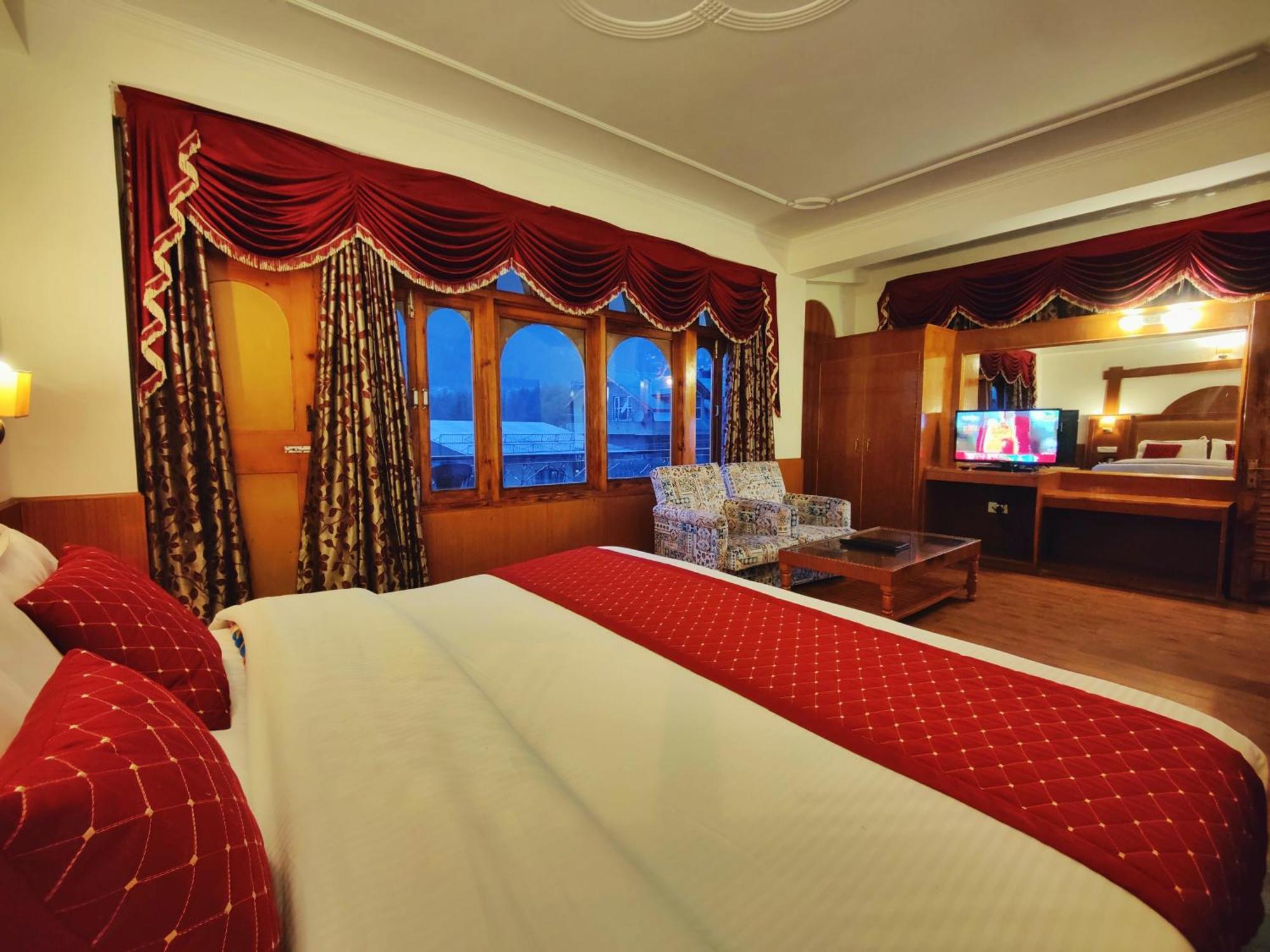 Surya International Hotel Manali Near Mall Road Exterior foto