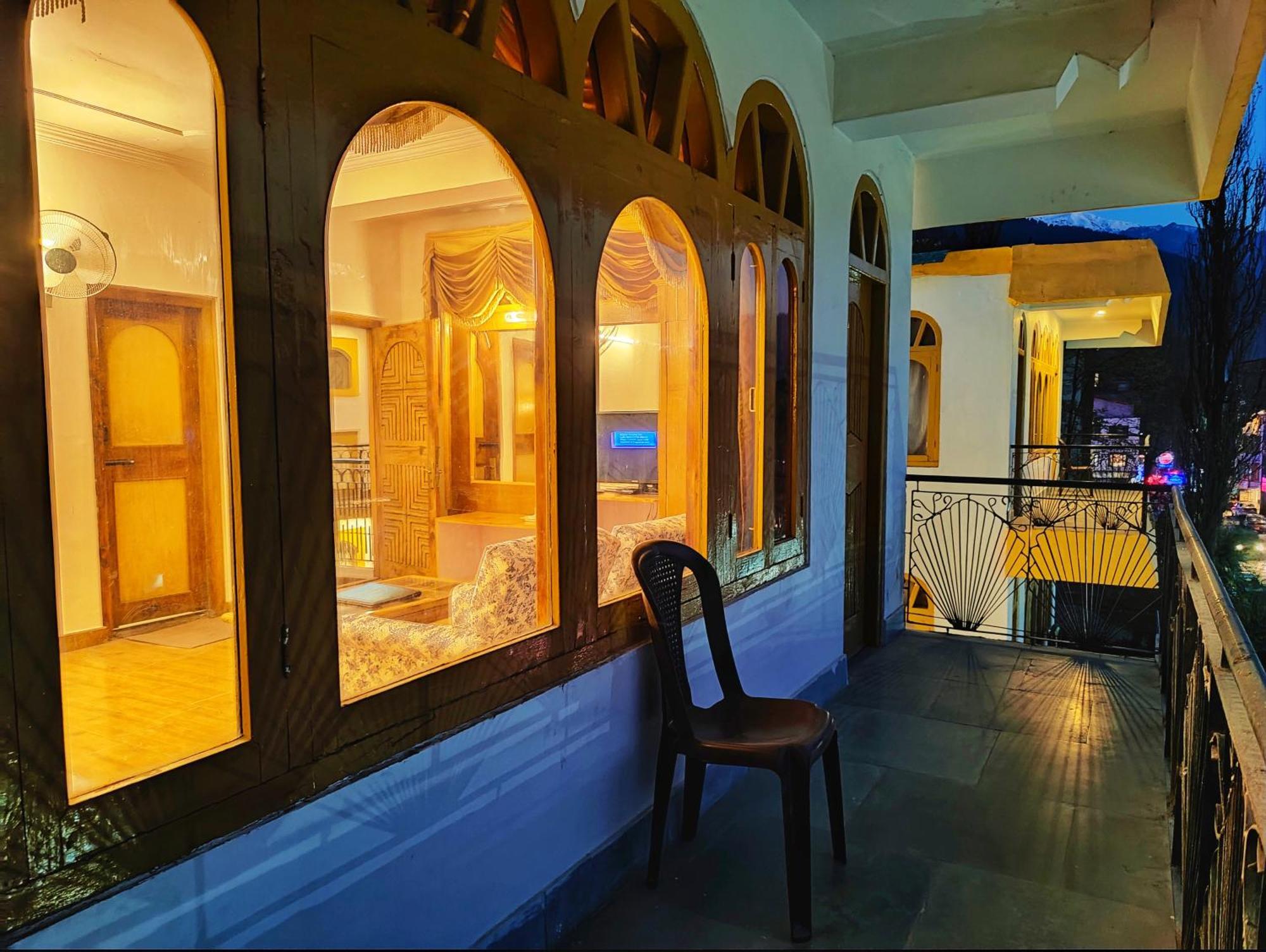 Surya International Hotel Manali Near Mall Road Exterior foto