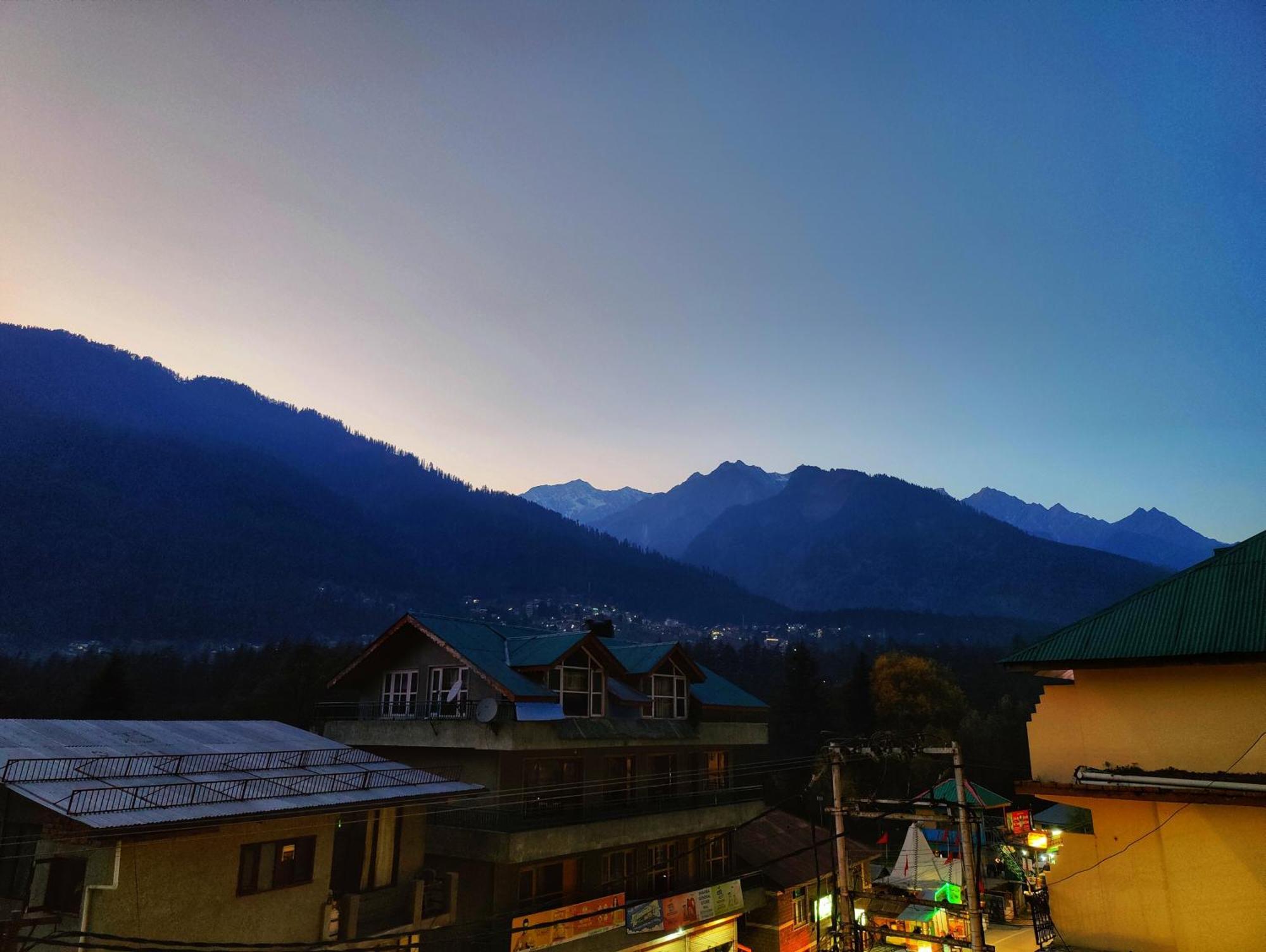 Surya International Hotel Manali Near Mall Road Exterior foto