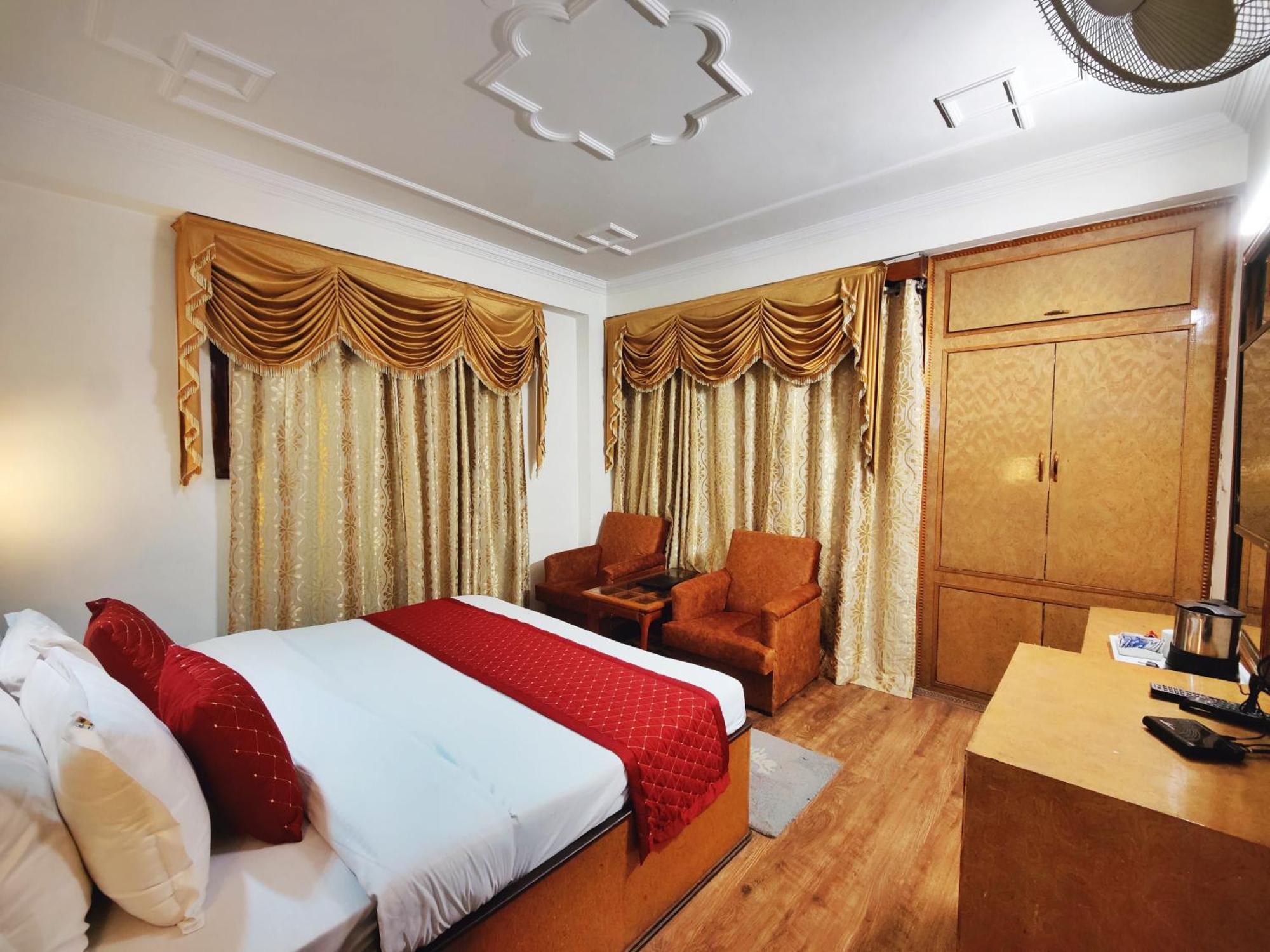 Surya International Hotel Manali Near Mall Road Exterior foto