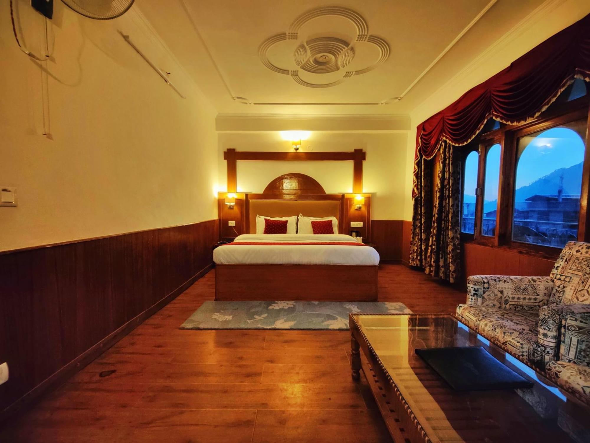 Surya International Hotel Manali Near Mall Road Exterior foto