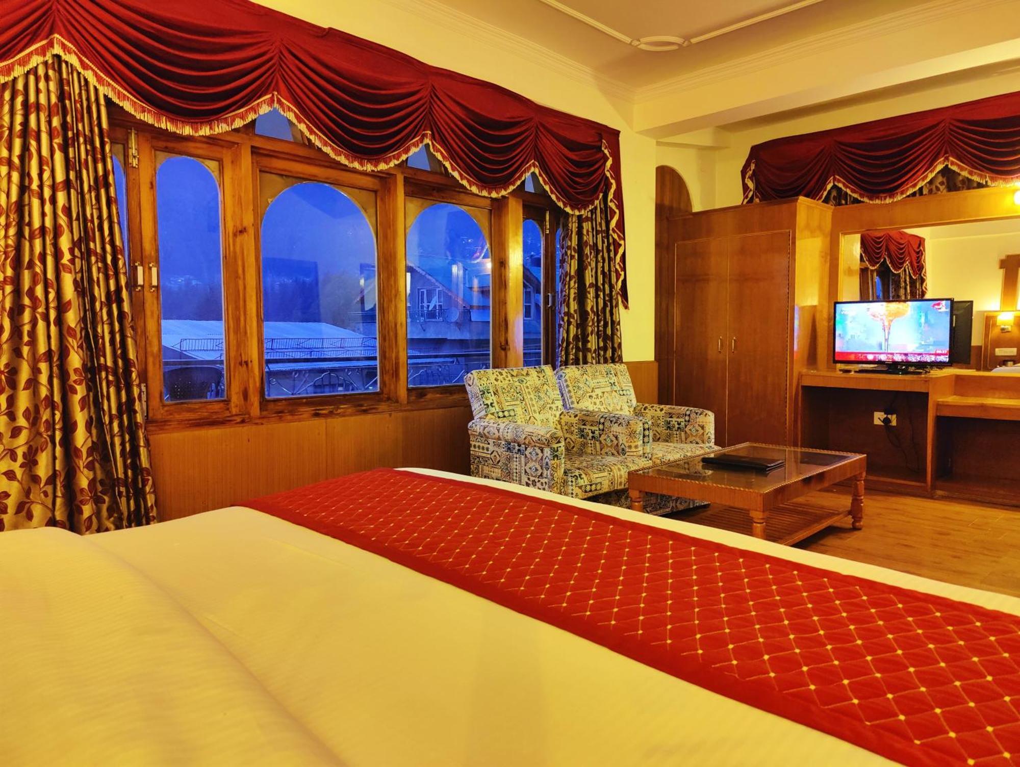 Surya International Hotel Manali Near Mall Road Exterior foto