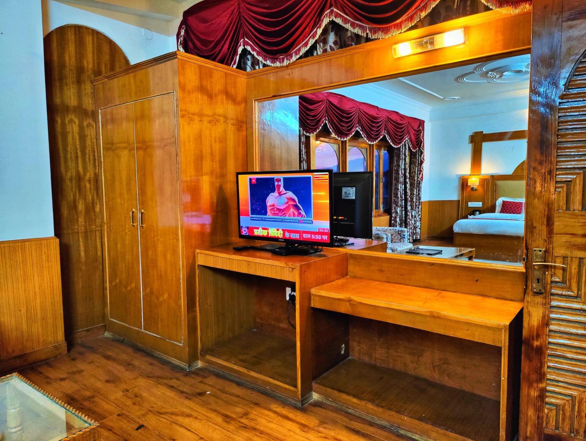 Surya International Hotel Manali Near Mall Road Exterior foto