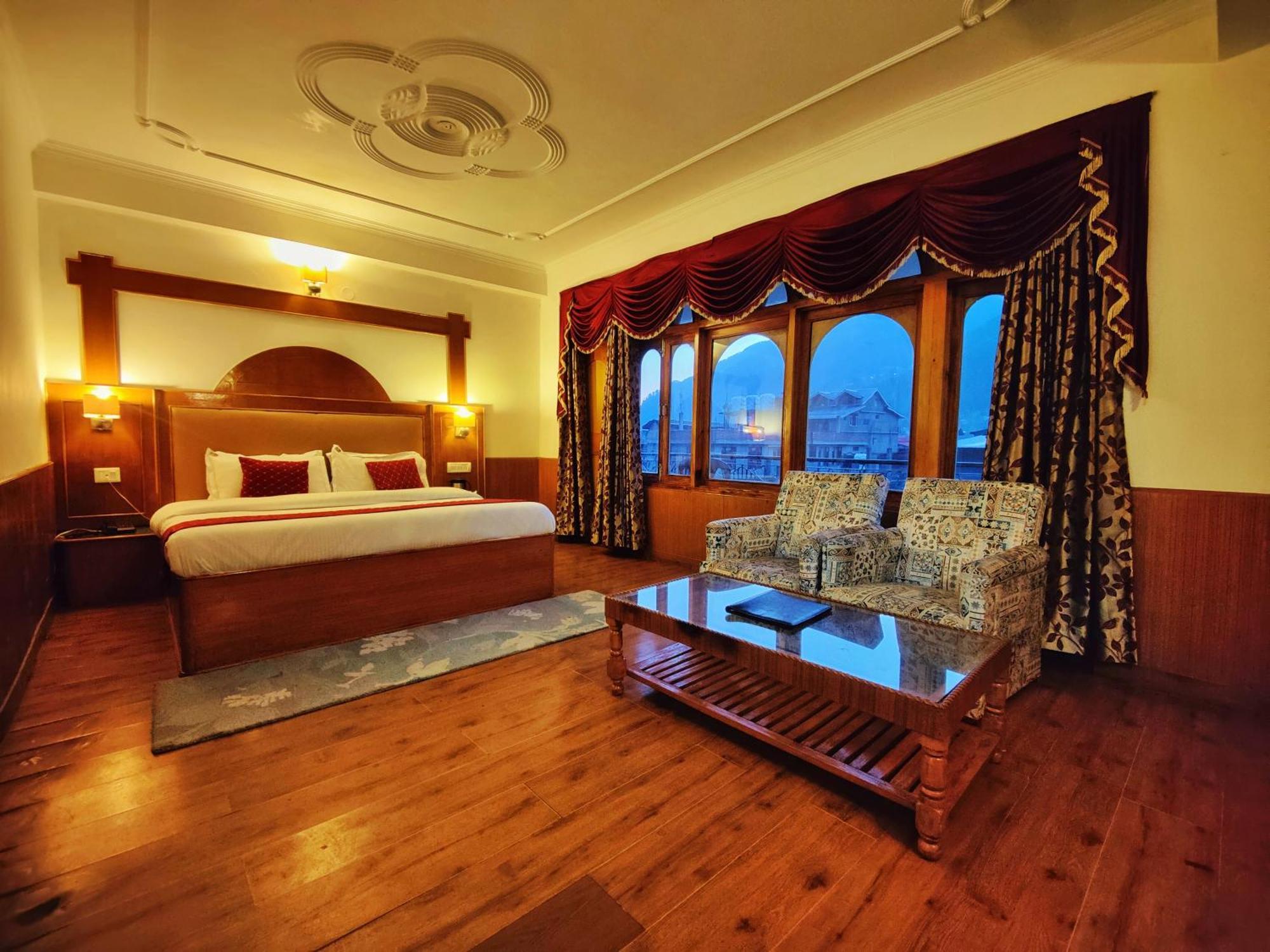 Surya International Hotel Manali Near Mall Road Exterior foto