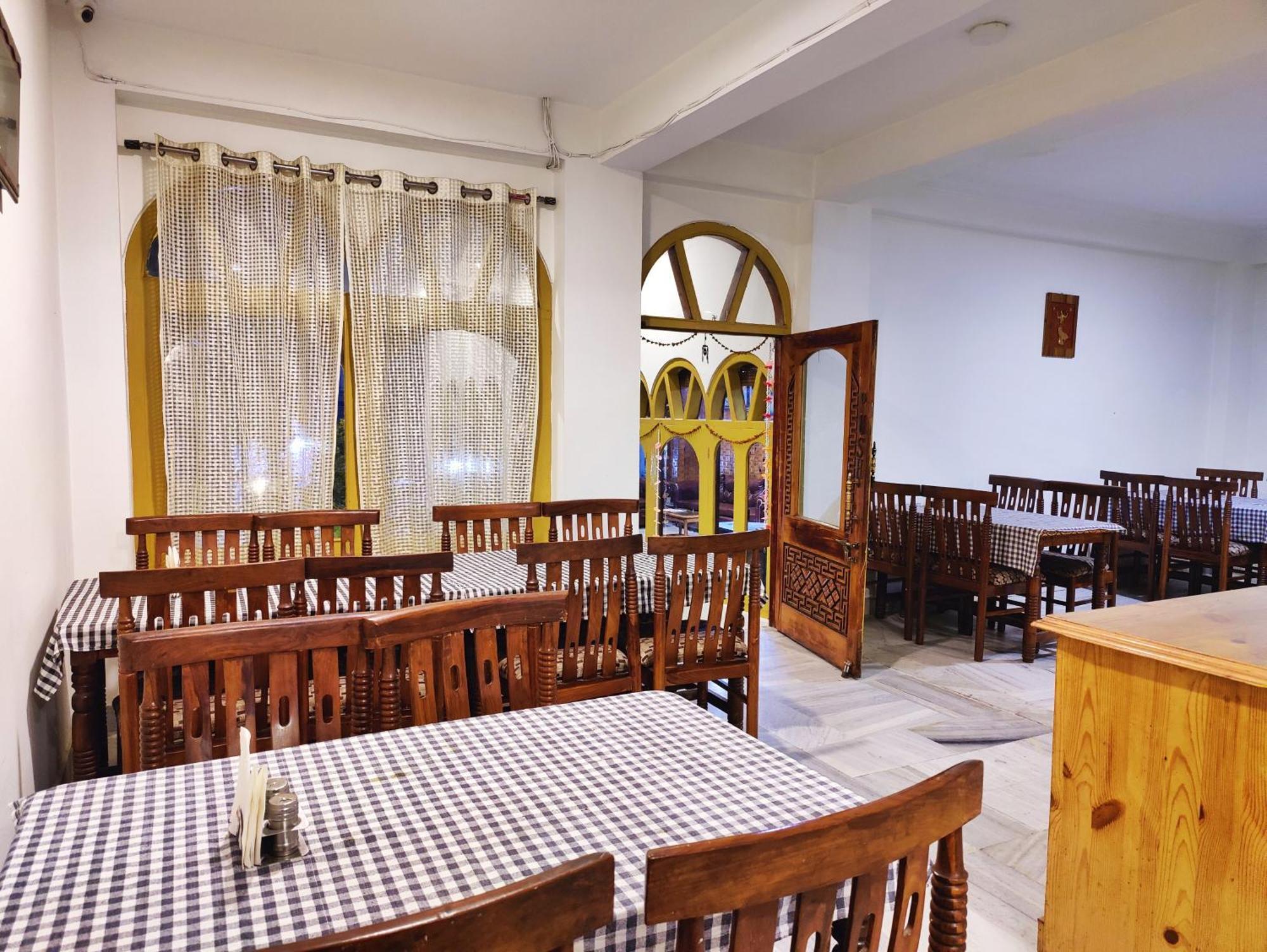 Surya International Hotel Manali Near Mall Road Exterior foto