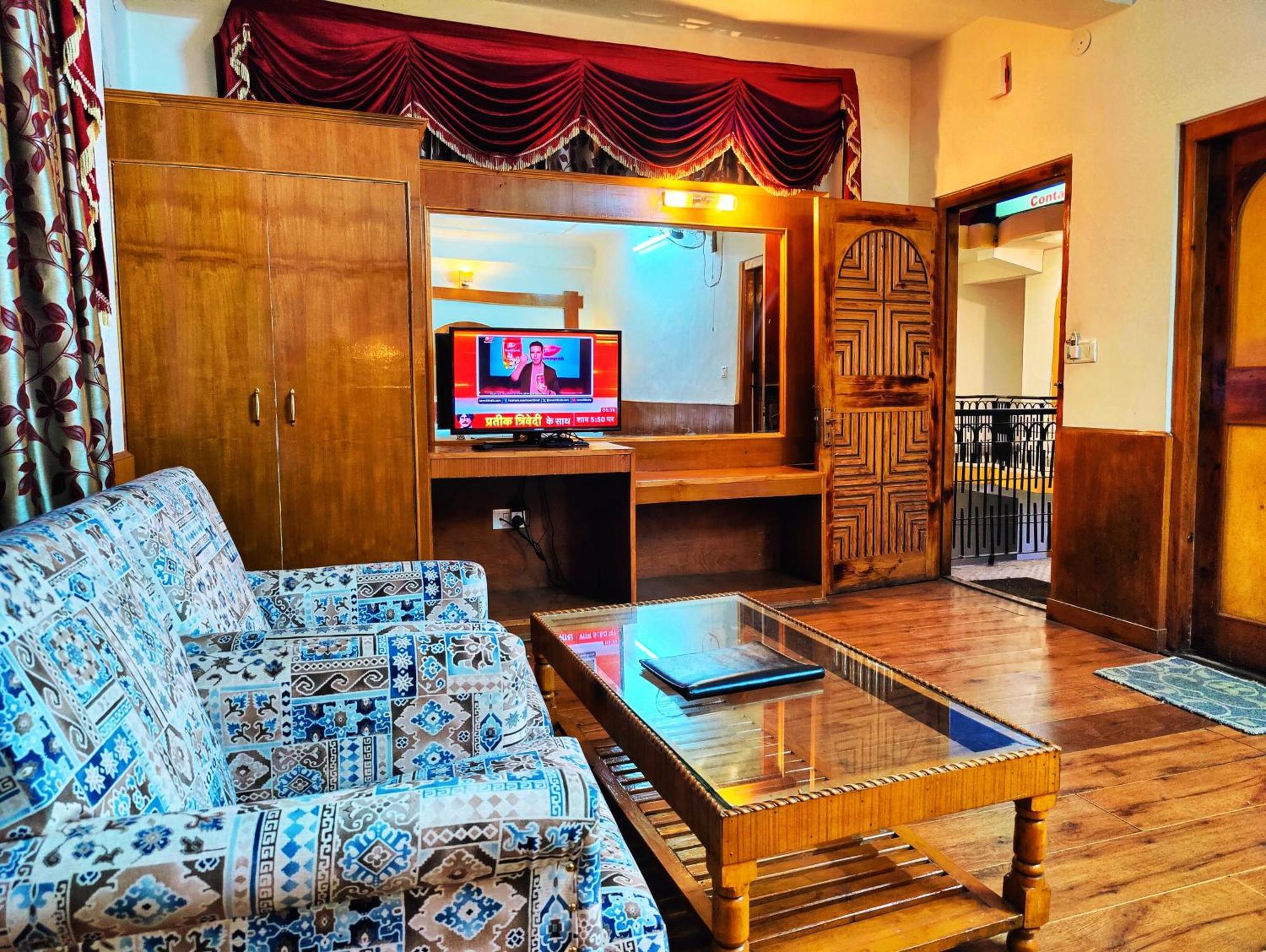 Surya International Hotel Manali Near Mall Road Exterior foto