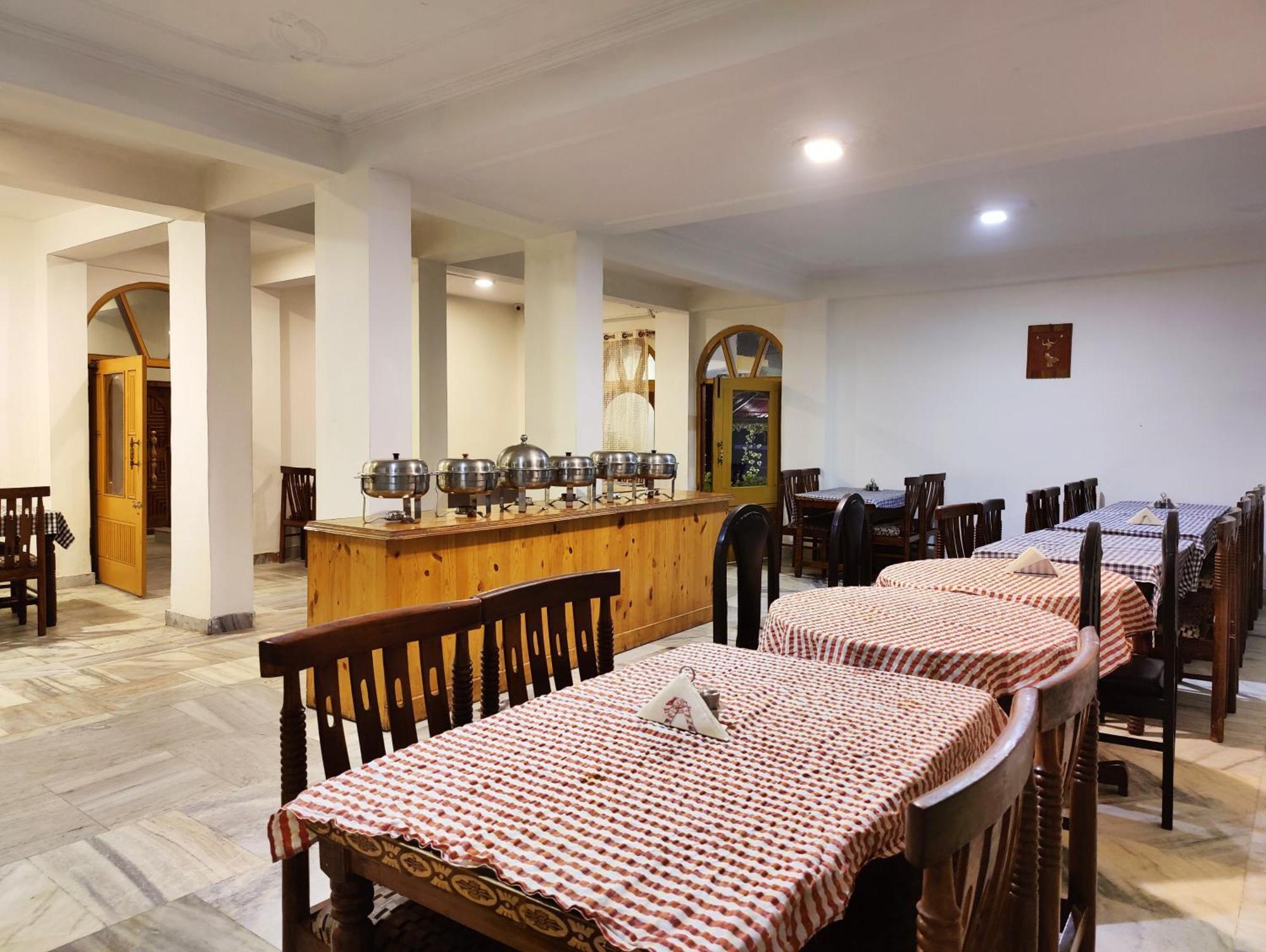 Surya International Hotel Manali Near Mall Road Exterior foto
