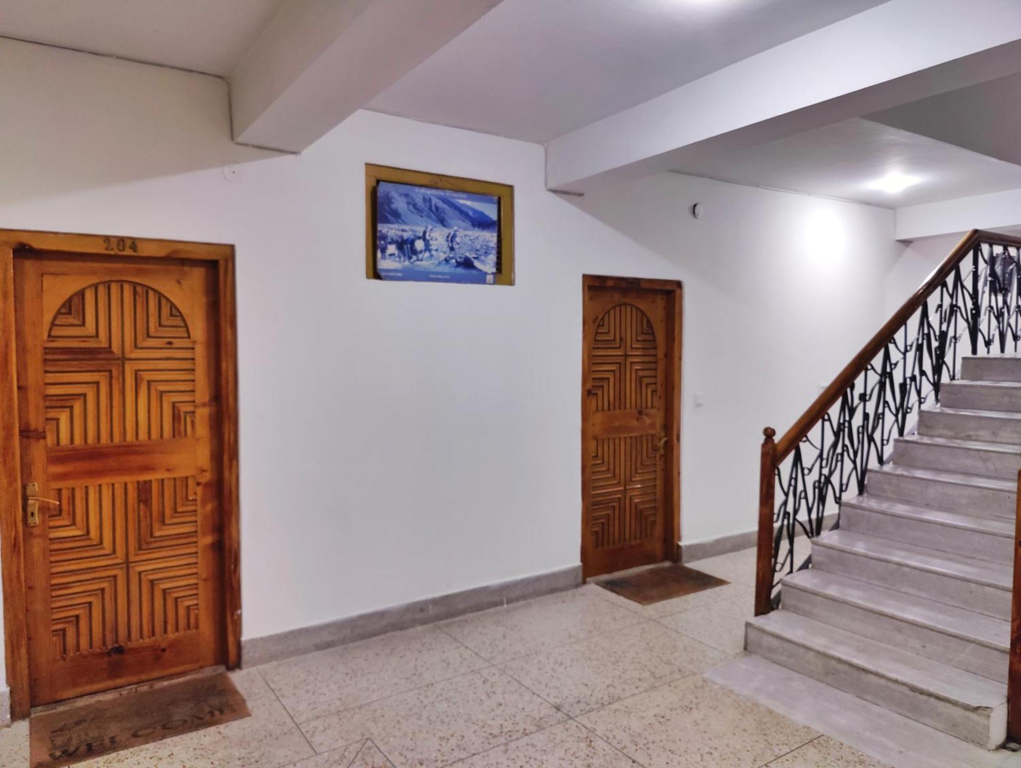 Surya International Hotel Manali Near Mall Road Exterior foto
