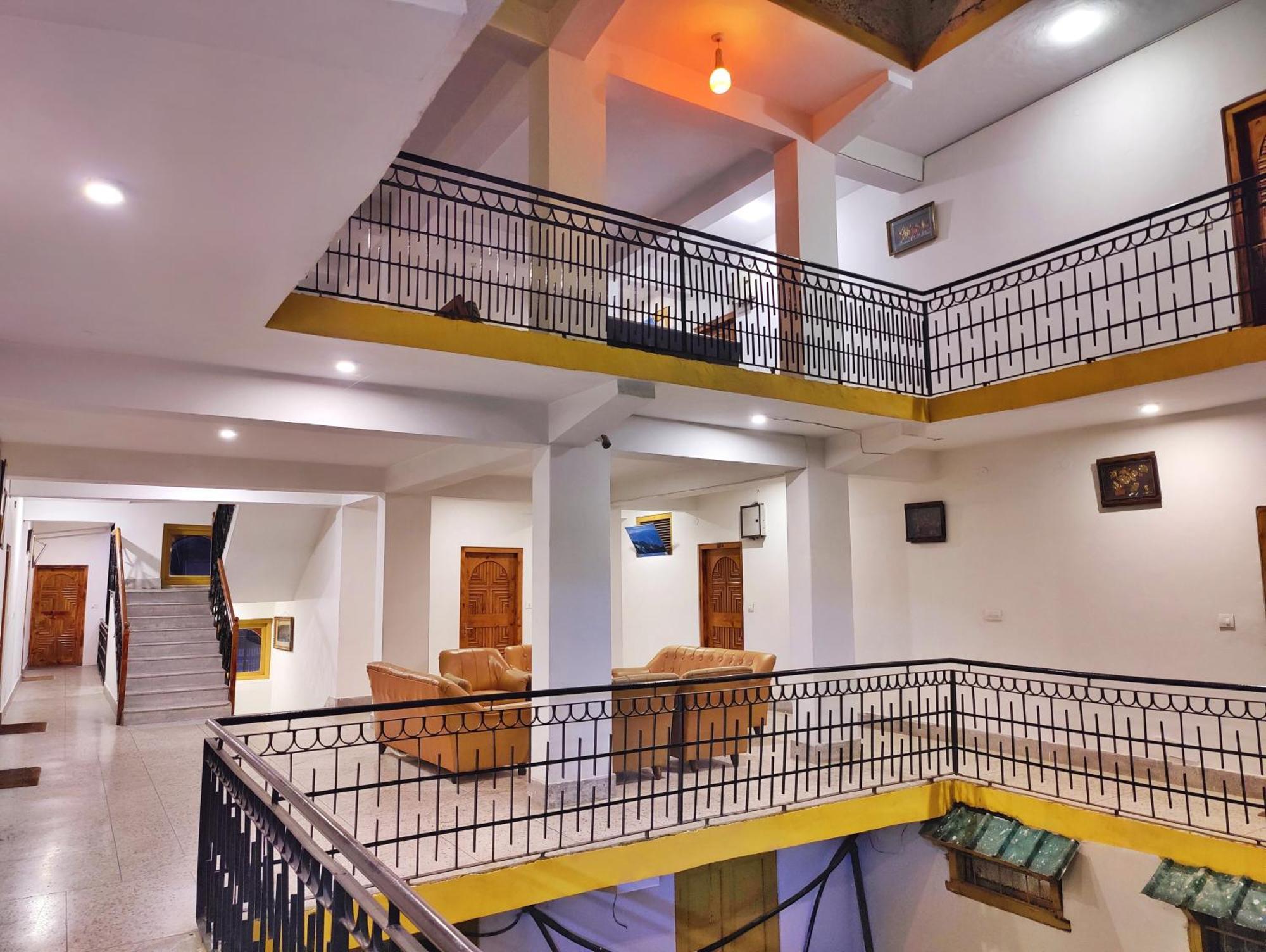 Surya International Hotel Manali Near Mall Road Exterior foto